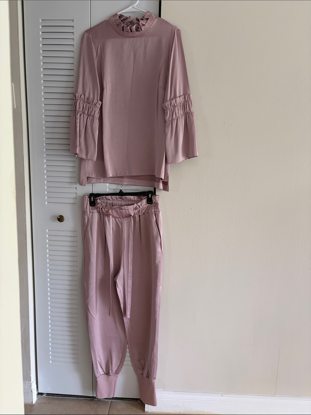 Ted Baker London Dusty Pink Ruffled Neck Top & Joggers Set